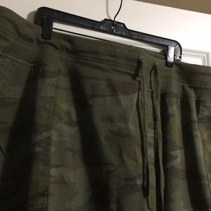 Plus size Capri pants with front and back pockets